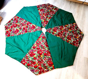 Handmade Quilted Christmas Fruit 53" christmas Tree Skirt Green & Reds Victorian